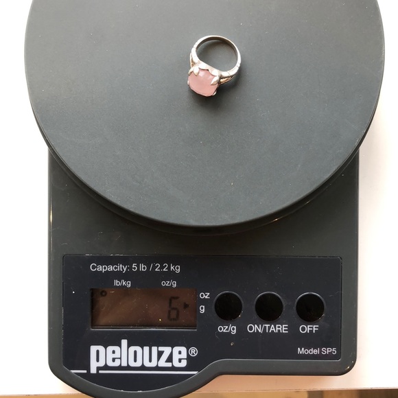 Sterling Silver ring with large rose quartz stone - Picture 6 of 7